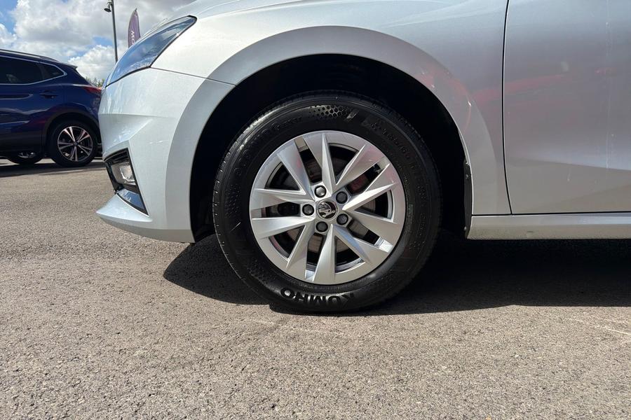 Skoda Fabia Photo autoimg-ad4f07546014cae0b36376e515204dc87c4d872e.jpg