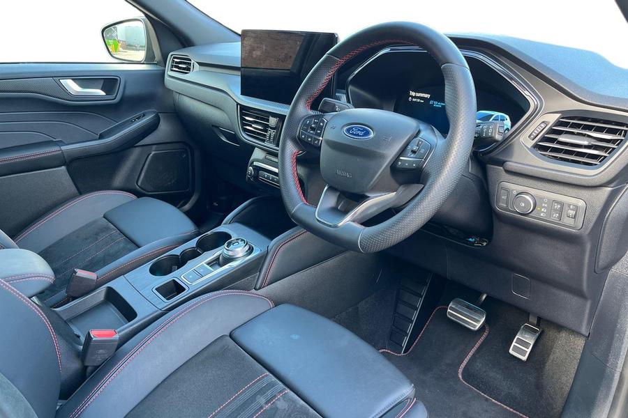 Ford Kuga Photo autoimg-ad5378eae15f166a306154a68dd146a8cd8cf1b6.jpg