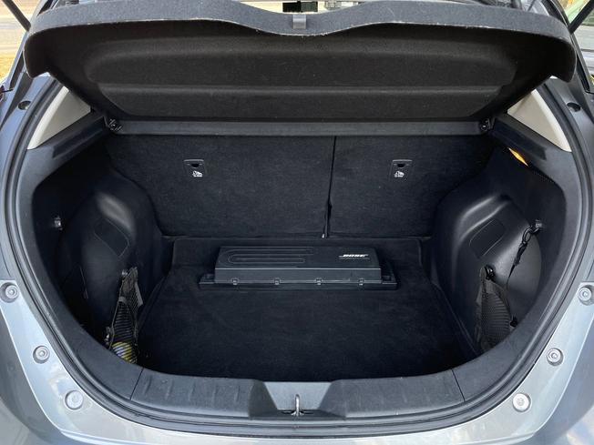 NISSAN Leaf Photo 12