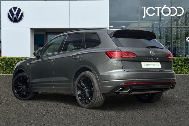 VOLKSWAGEN Touareg Photo 3