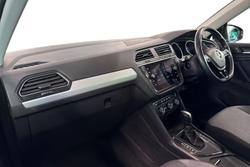 VOLKSWAGEN Tiguan Photo 2