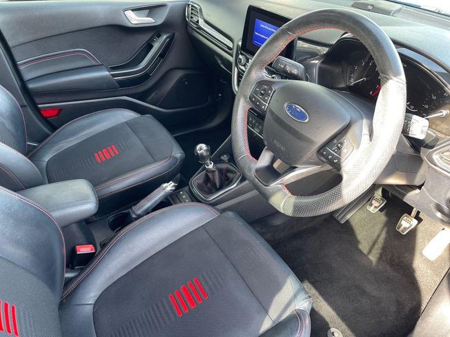 FORD Fiesta Photo 6