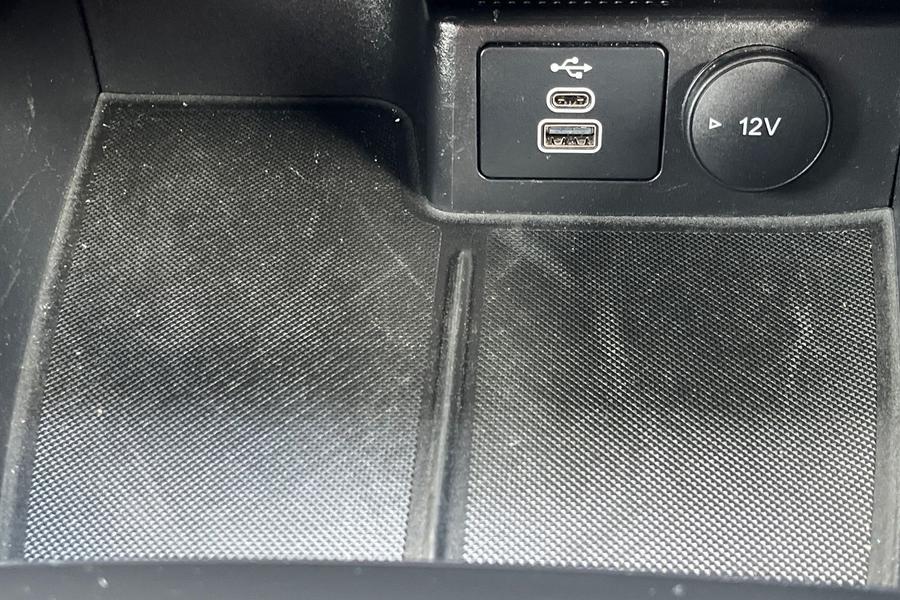 Ford Kuga Photo autoimg-ad5c4ab887dad57849965ff3b16be787157862d8.jpg