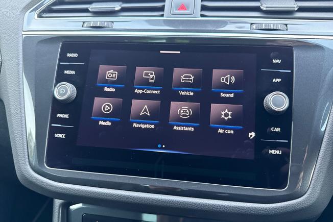 VOLKSWAGEN Tiguan Photo 13