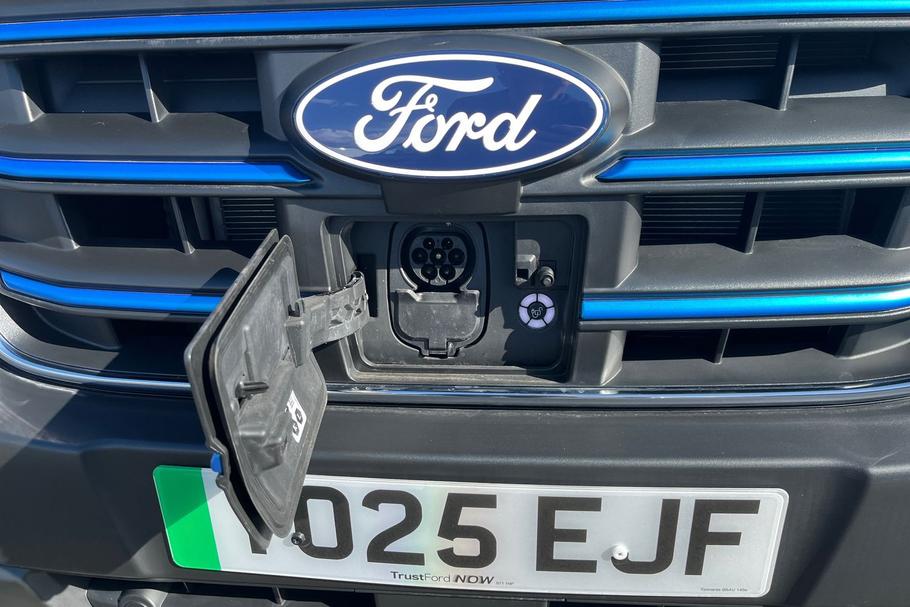Used Ford E-TRANSIT YO25EJF 33