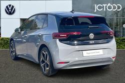 VOLKSWAGEN ID.3 Photo 3