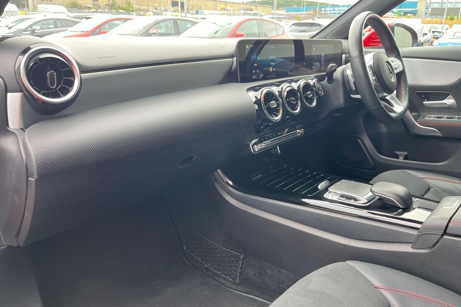 Mercedes-Benz A CLASS Photo 17