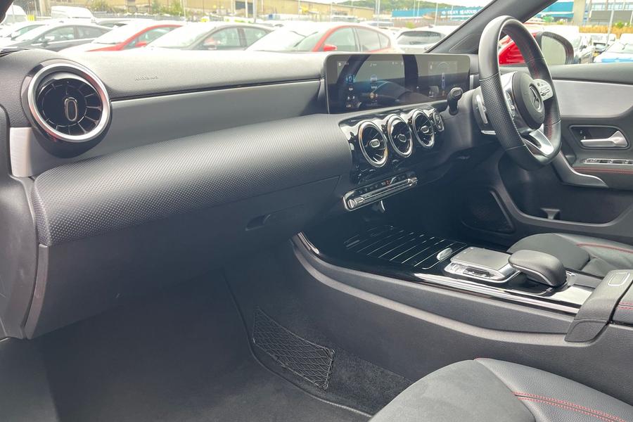 Mercedes-Benz A CLASS Photo autoimg-ad6617ca2ac380b2bd6cb924dcc9830324611d18.jpg