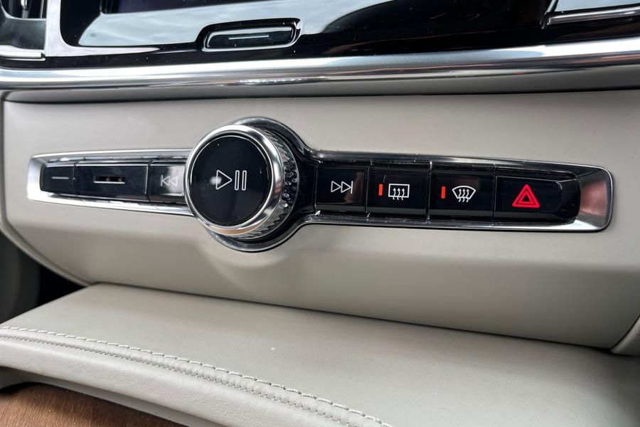 Volvo V90 Photo autoimg-ad661c106355fa95e71174ff79b056a178340485.jpg
