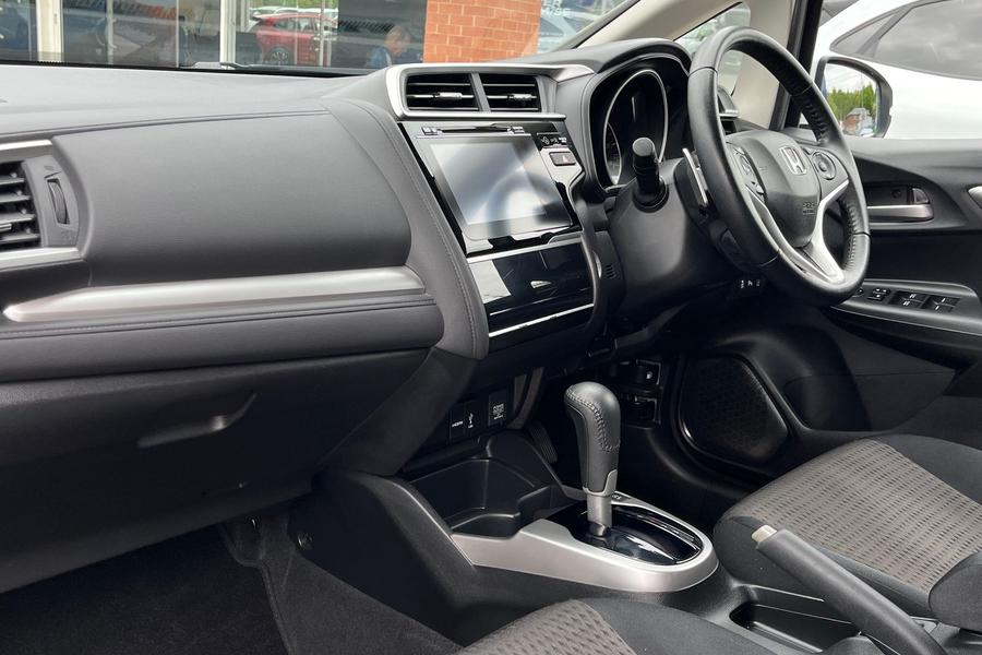 Honda JAZZ Photo autoimg-ad678661777559f343c5c524f2a2d698250e2977.jpg