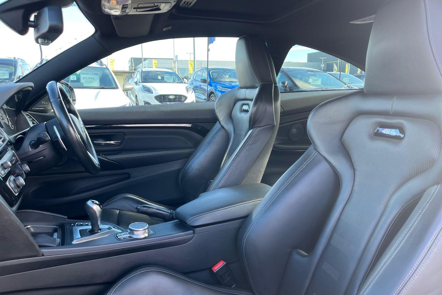 BMW M4 Photo 18