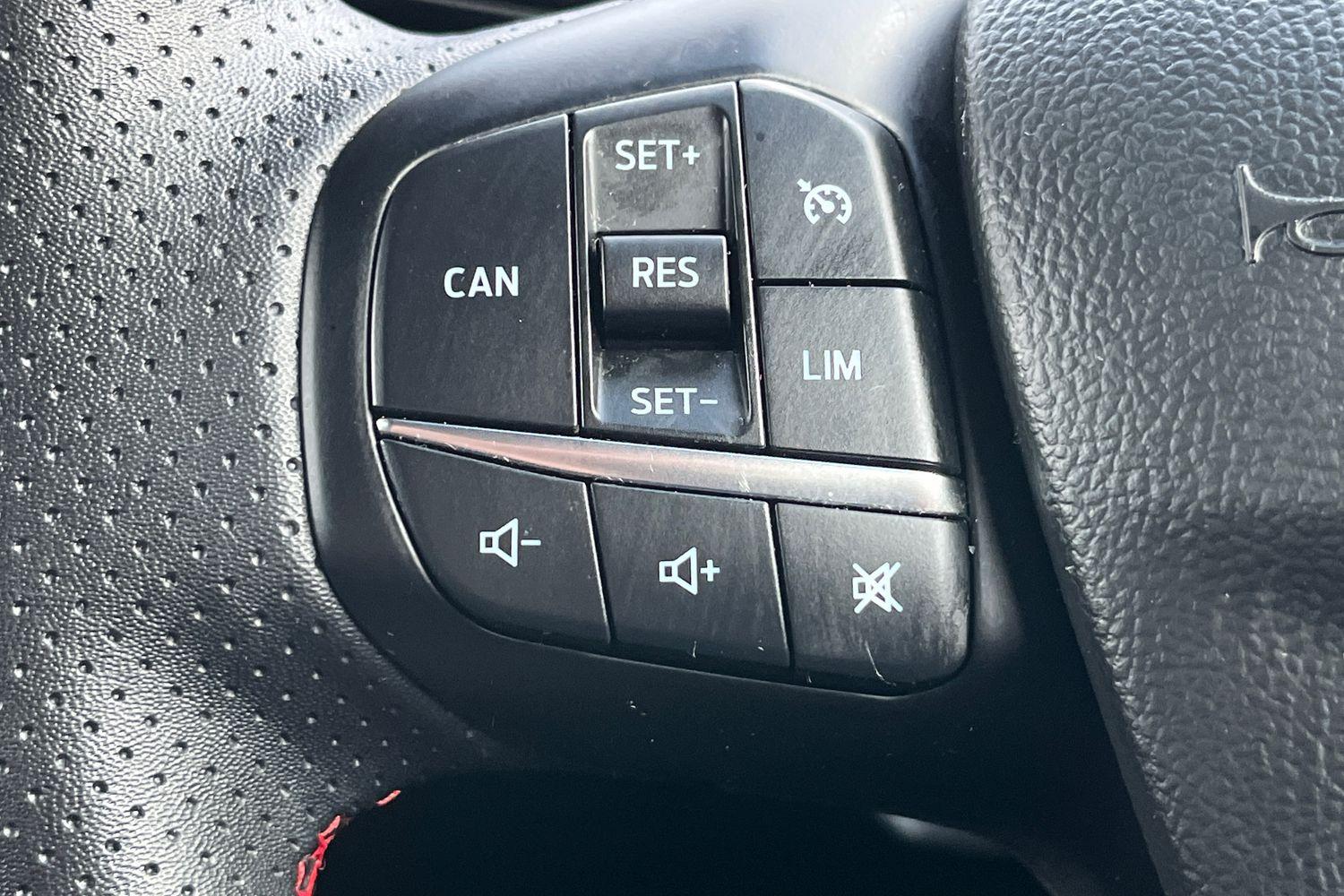 Ford FOCUS Photo 31