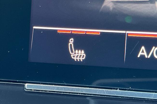 AUDI Q8 E-Tron Photo 25