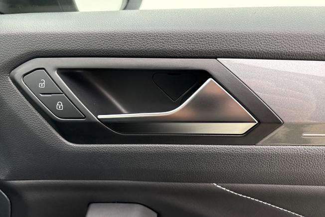 VOLKSWAGEN T-Roc Photo 27