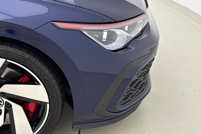 VOLKSWAGEN Golf Photo 19