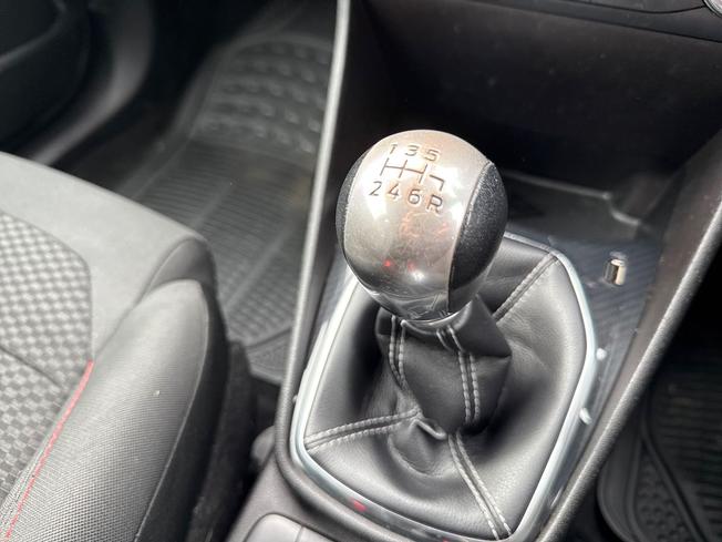 FORD Fiesta Photo 32