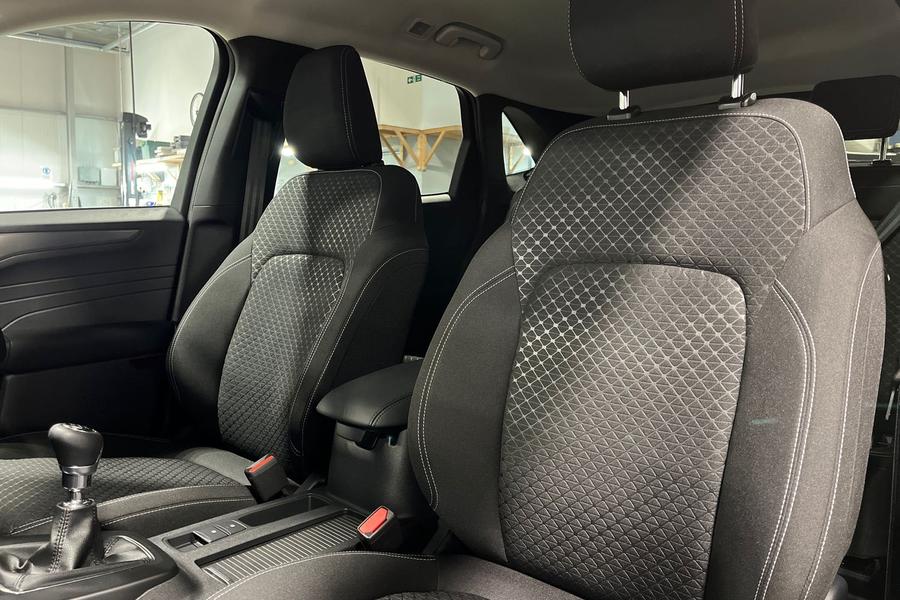 Ford Kuga Photo autoimg-ad7e921c912159d1835d677c0f073fc99a54e5df.jpg