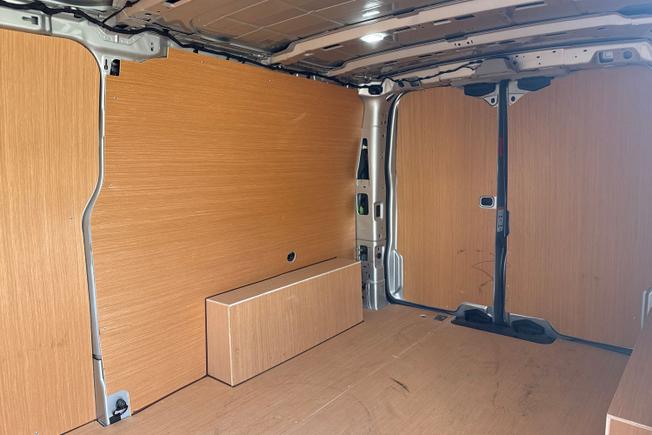 VOLKSWAGEN Transporter Photo 9