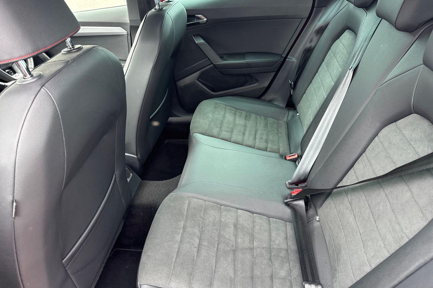 SEAT ARONA Photo 19
