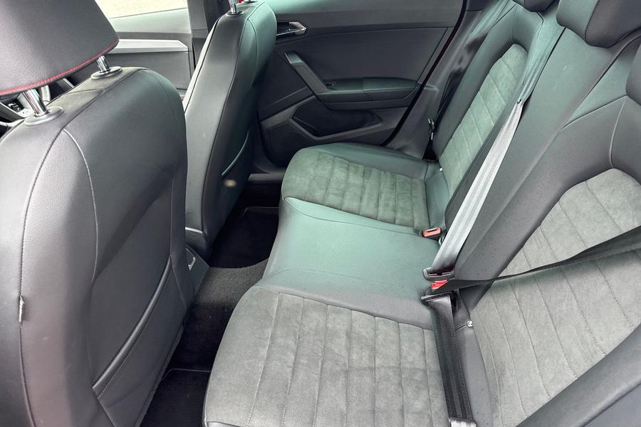 SEAT ARONA Photo autoimg-ad812c34e9c62bb8fe63b3094218f44580bc51a6.jpg