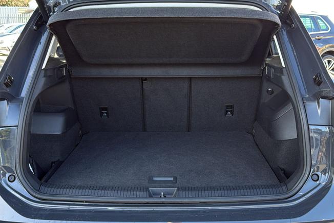 VOLKSWAGEN Tiguan Photo 12
