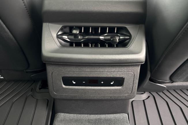 AUDI S6 E-Tron Avant Photo 26