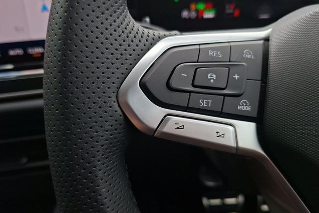 VOLKSWAGEN Tiguan Photo 16