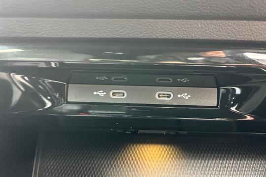 Volkswagen Golf Photo autoimg-ad8584289aab24bd5953eeb56bc96097a7e29607.jpg