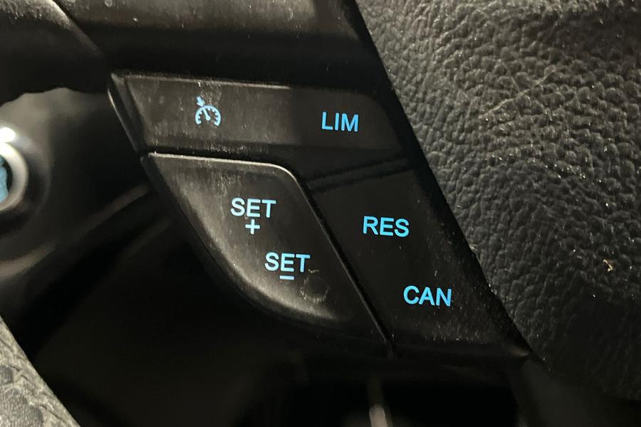 Ford KUGA Photo autoimg-ad86aaf1f557595430ef1c3c4f401d9272f8bc54.jpg
