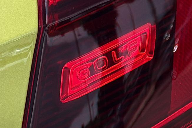VOLKSWAGEN Golf Photo 42