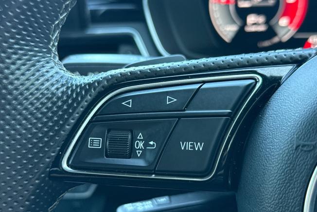 AUDI A4 Photo 16