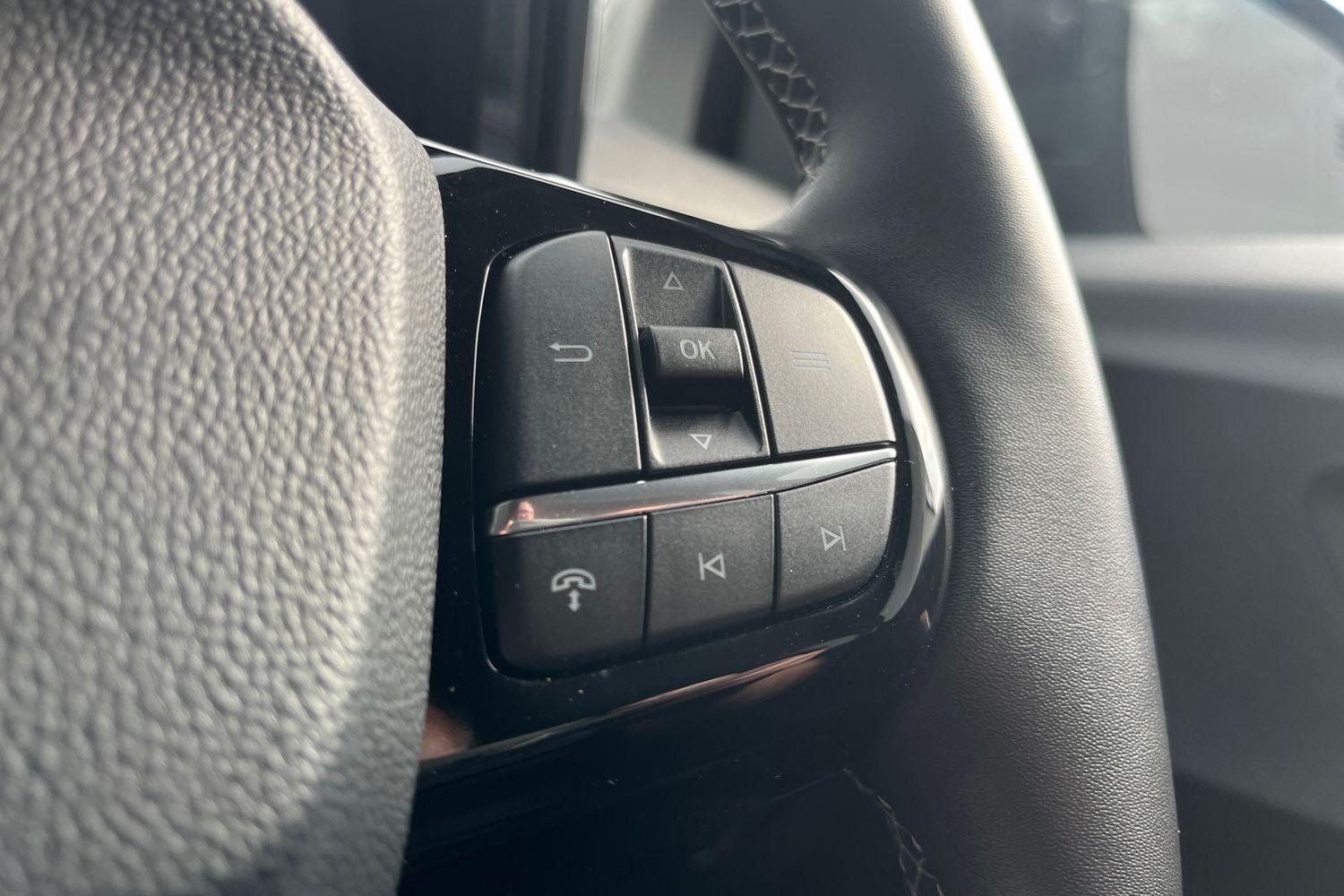 Ford E-TOURNEO COURIER Photo 39