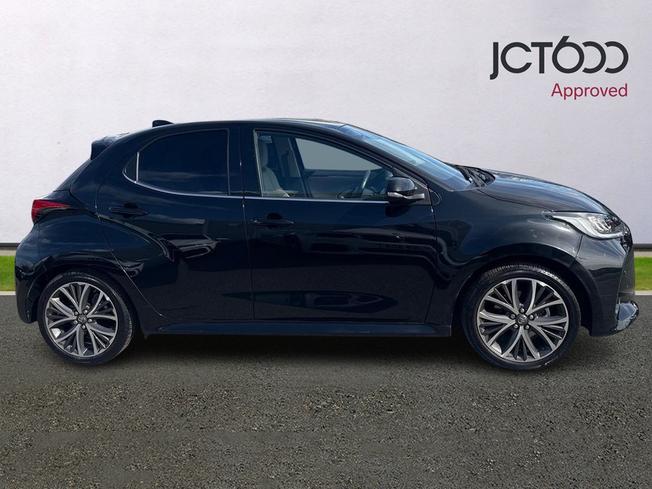 TOYOTA Yaris Photo 4