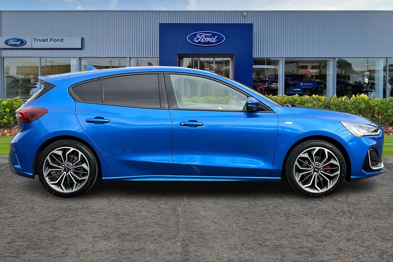 Ford FOCUS Photo 2
