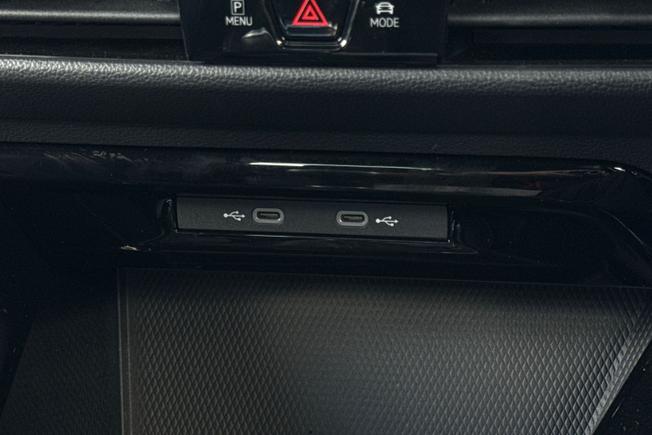VOLKSWAGEN Golf Photo 24