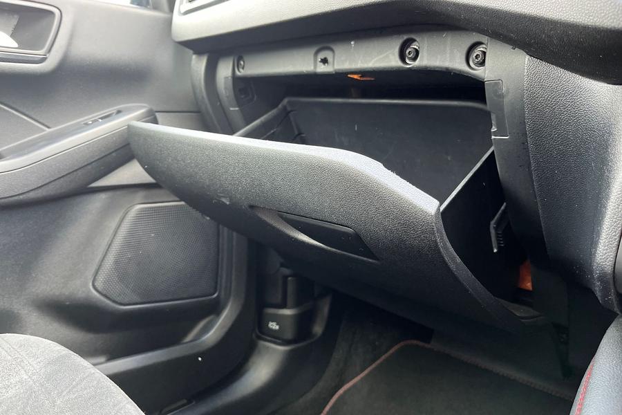 Ford KUGA Photo autoimg-ad959d1bbb9aa5e28beed12abdb44c005a56b7f5.jpg