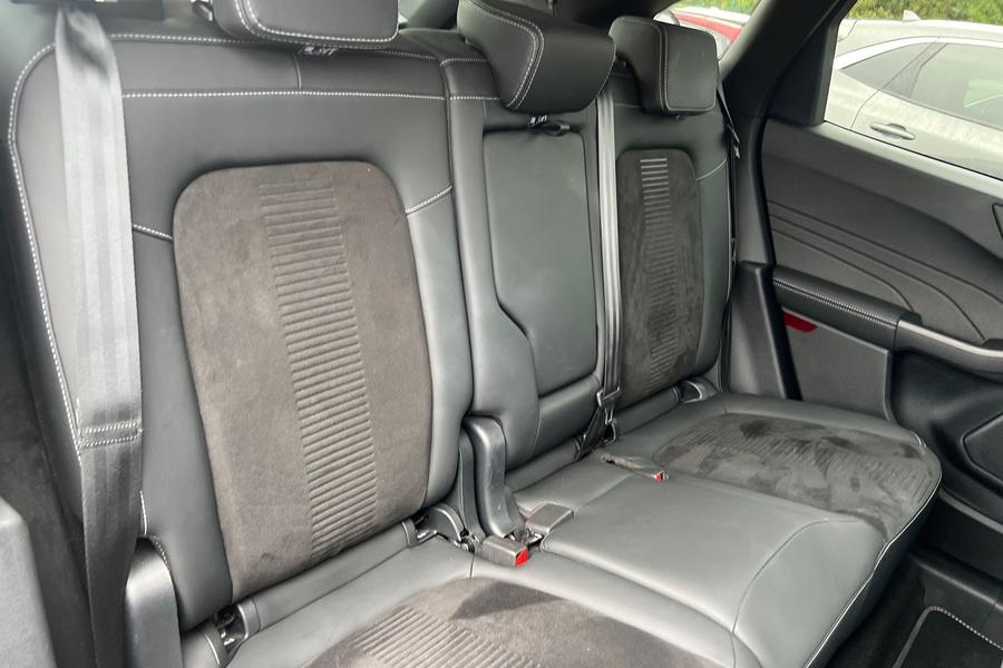 Ford Kuga Photo autoimg-ad9726313521684a693e06bf7f3cd886f2965411.jpg