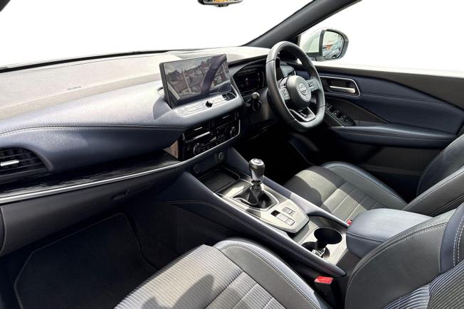 Nissan QASHQAI Photo 2