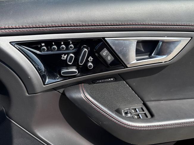 JAGUAR F-Type Photo 26