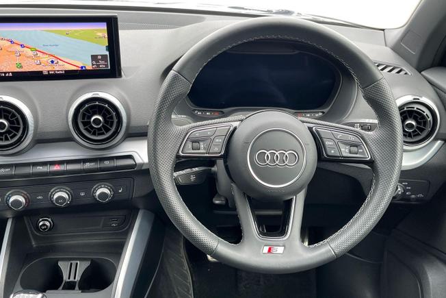 Audi Q2 Photo 11