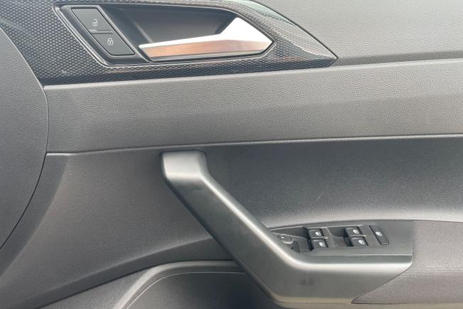 VOLKSWAGEN Polo Photo 47