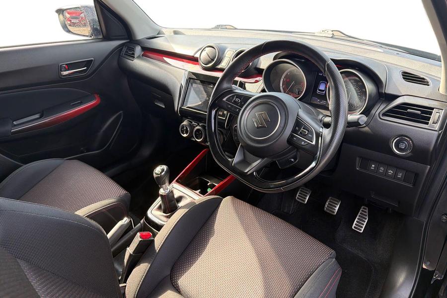 Suzuki SWIFT Photo autoimg-adb0d3ef8e1a362e514f924f8b098c56a4533768.jpg