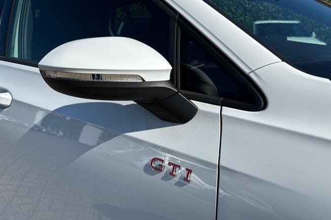 Volkswagen Golf Photo 20