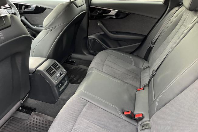 AUDI A4 Photo 49