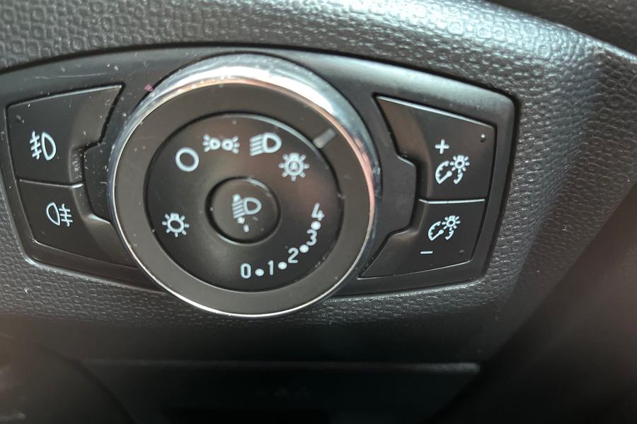 Ford ECOSPORT Photo autoimg-adbad9c47a087cb138b9858e3d8fbb64aad7de6e.jpg