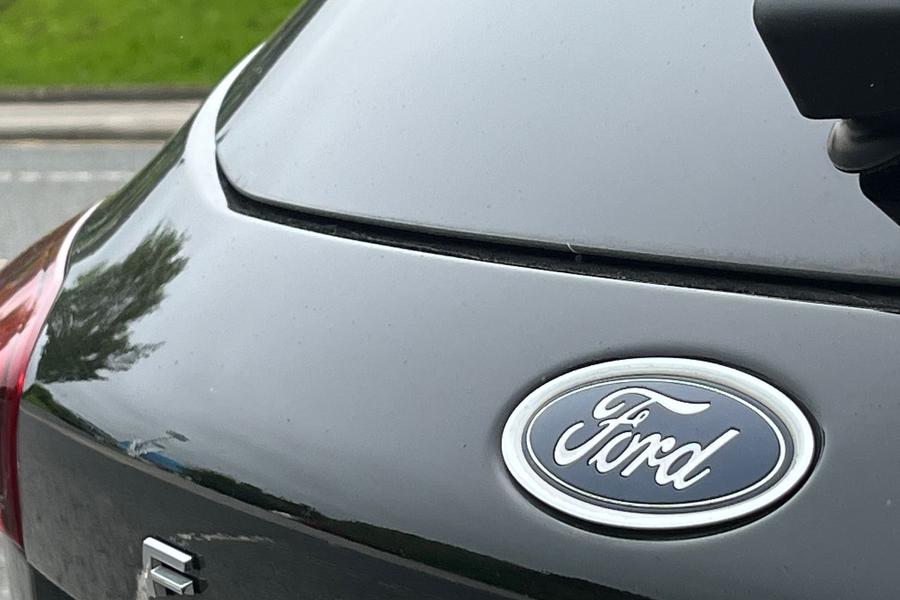 Ford Focus Photo autoimg-adc45bd08a21d23f9895b6772ebe2d5ce267271b.jpg