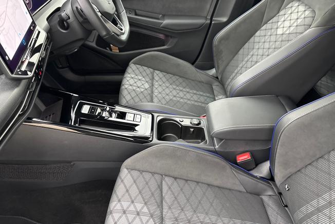 VOLKSWAGEN Golf Photo 28