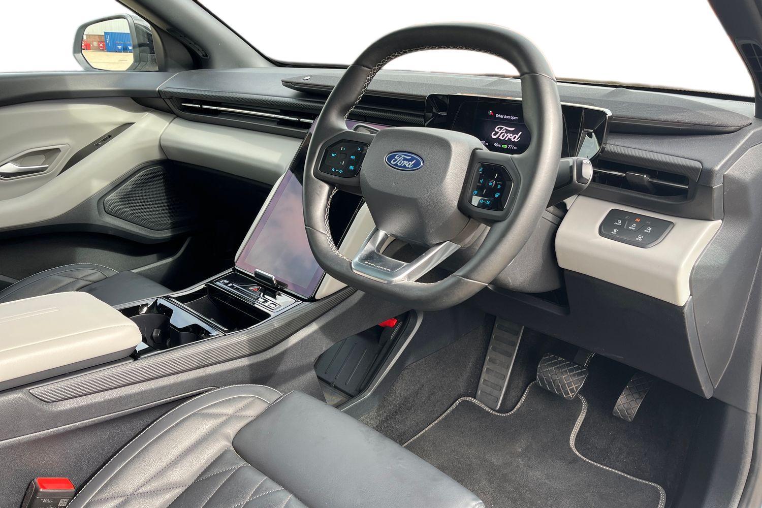 Ford Explorer Photo 8
