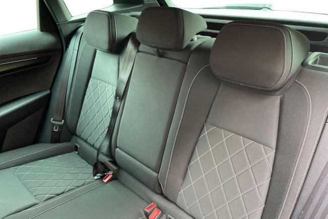 ŠKODA Karoq Photo 9