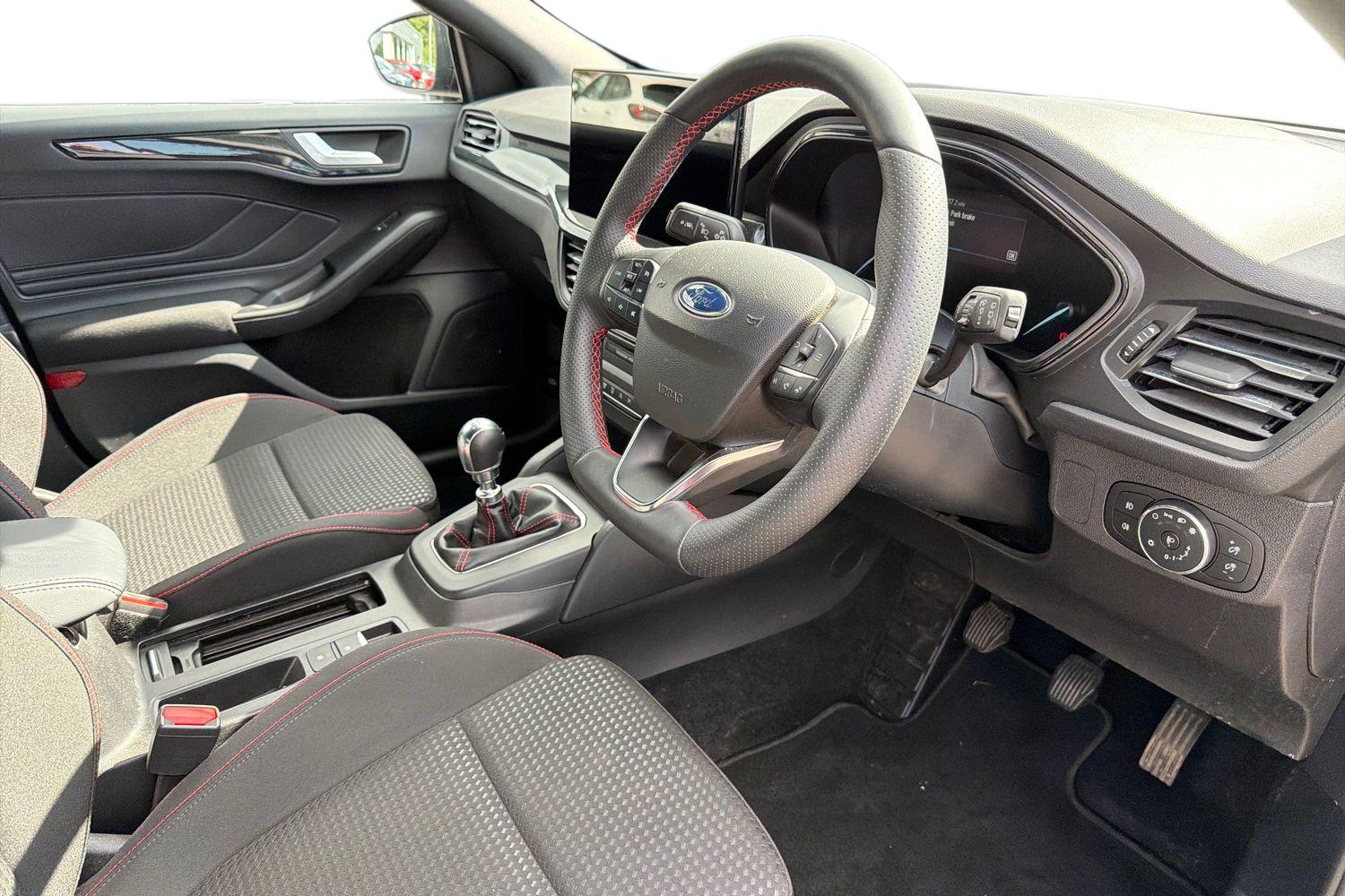 Ford FOCUS Photo 8